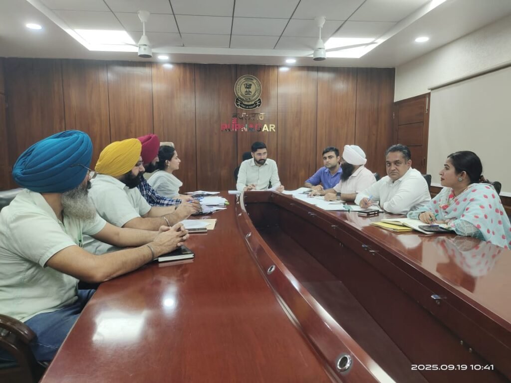 Deputy Commissioner reviews arrangements made for procurement and maintenance of paddy crop