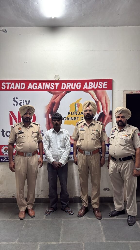 "नशे के विरुद्ध युद्ध" 09 ग्राम नशीला पाउडर और कुल 03 नशेड़ी गिरफ्तार