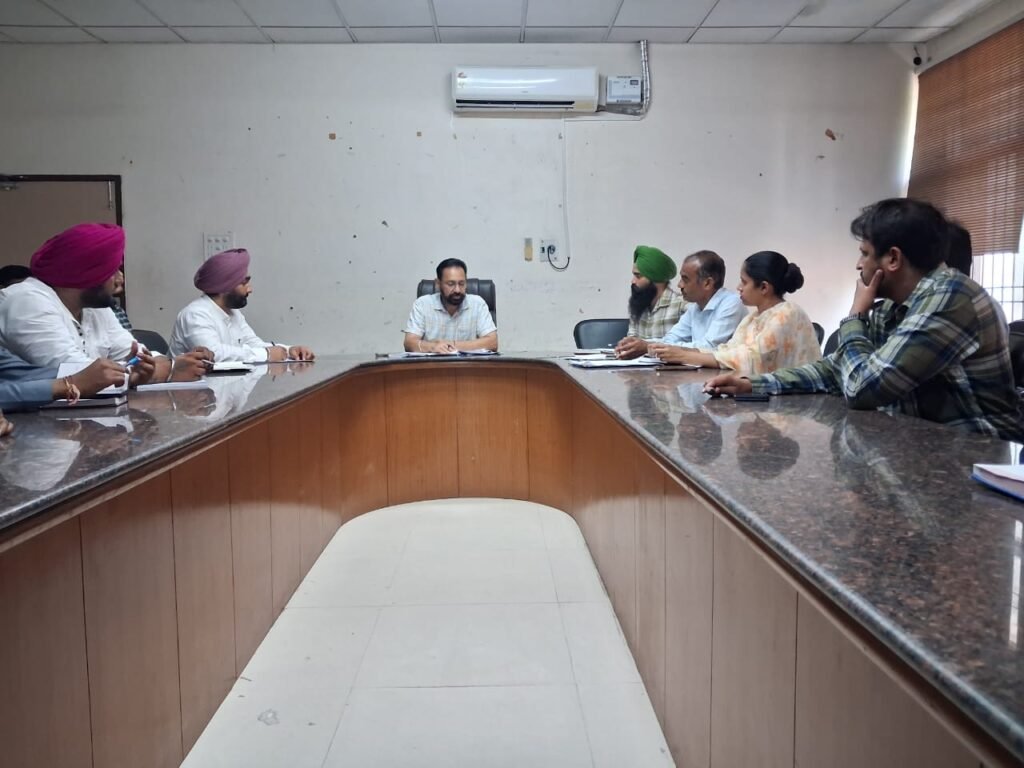 SDM holds meeting with nodal officers regarding non-burning of stubble