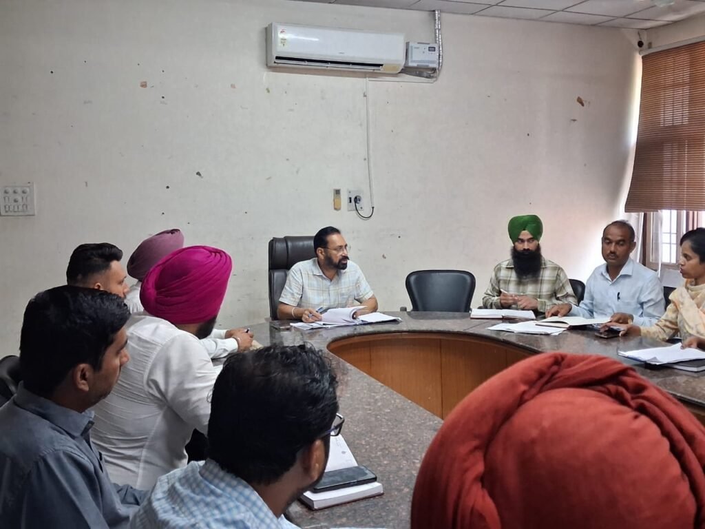 SDM holds meeting with nodal officers regarding non-burning of stubble
