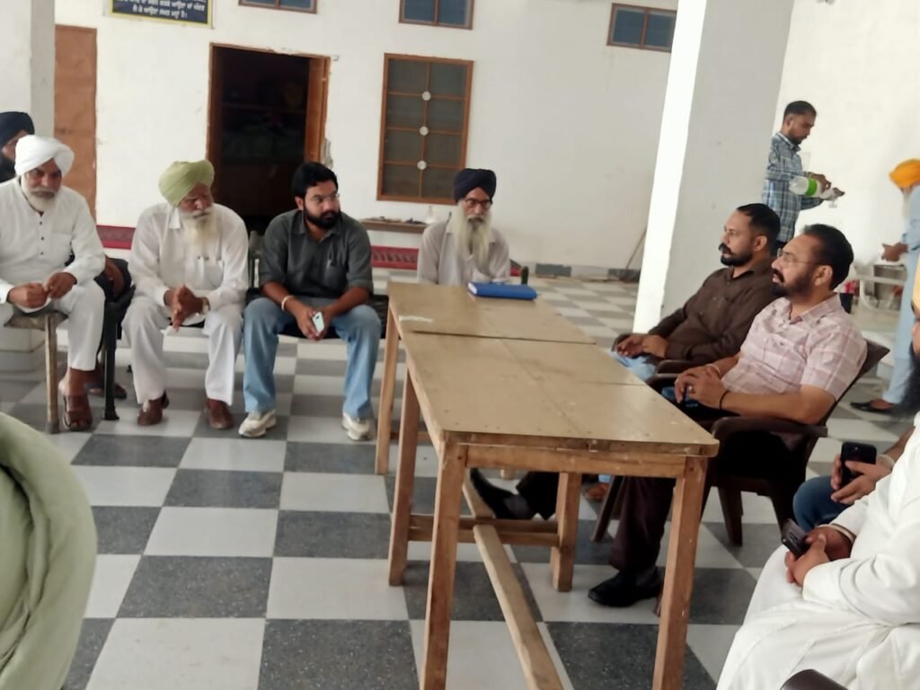 Stubble management camp organized in Makauna Kalan and Salempur villages