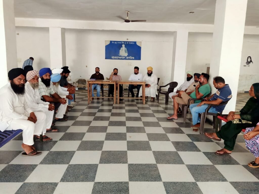 Stubble management camp organized in Makauna Kalan and Salempur villages