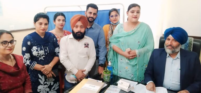 डॉ. सुरजीत सिंह ने कीरतपुर साहिब के वरिष्ठ चिकित्सा अधिकारी का कार्यभार संभाला
