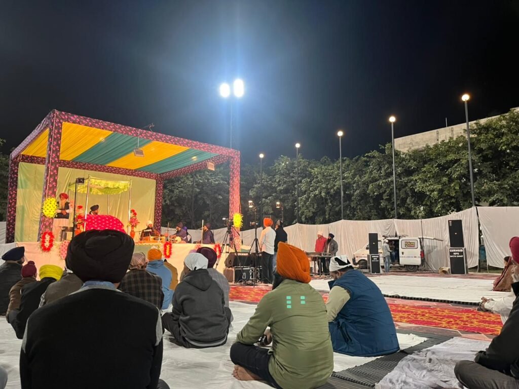 नौवें गुरु, श्री गुरु तेग बहादुर जी के शहीदी शताब्दी समारोह के अवसर पर श्रद्धालुओं ने कथा कीर्तन का आनंद लिया