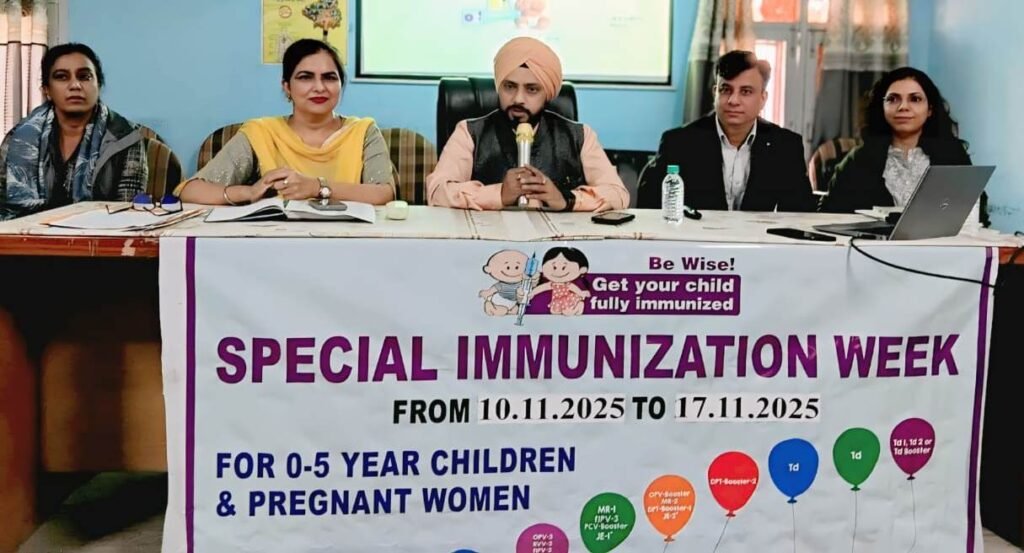 मातृ एवं शिशु मृत्यु दर को शून्य पर लाने के लिए नियमित टीकाकरण का प्रशिक्षण दिया गया