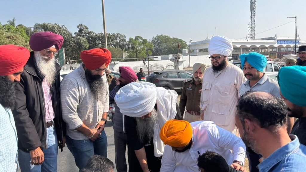 ਹਰਜੋਤ ਸਿੰਘ ਬੈਂਸ ਕੈਬਨਿਟ ਮੰਤਰੀ ਵੱਲੋਂ ਸ੍ਰੀ ਅਨੰਦਪੁਰ ਸਾਹਿਬ ਨੂੰ ਹਰਿਆ ਭਰਿਆ ਬਣਾਉਣ ਲਈ ਪੌਦੇ ਲਗਾਉਣ ਦੀ ਮੁਹਿੰਮ ਦੀ ਸੁਰੂਆਤ