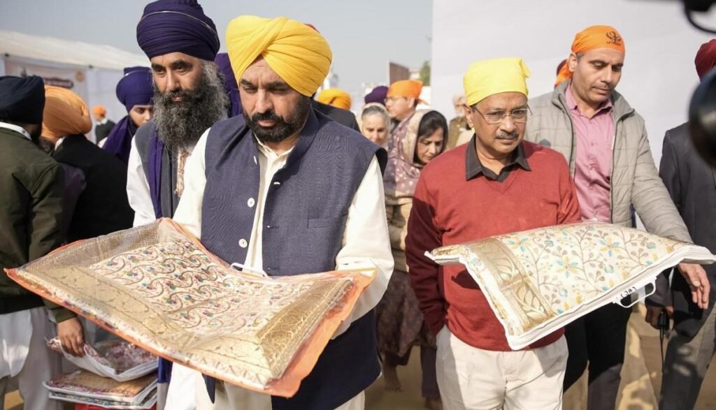 Bhagwant Mann and Arvind Kejriwal participated in the gathering and talked about the progress of the state and the welfare of Punjabis. prayed for prosperity