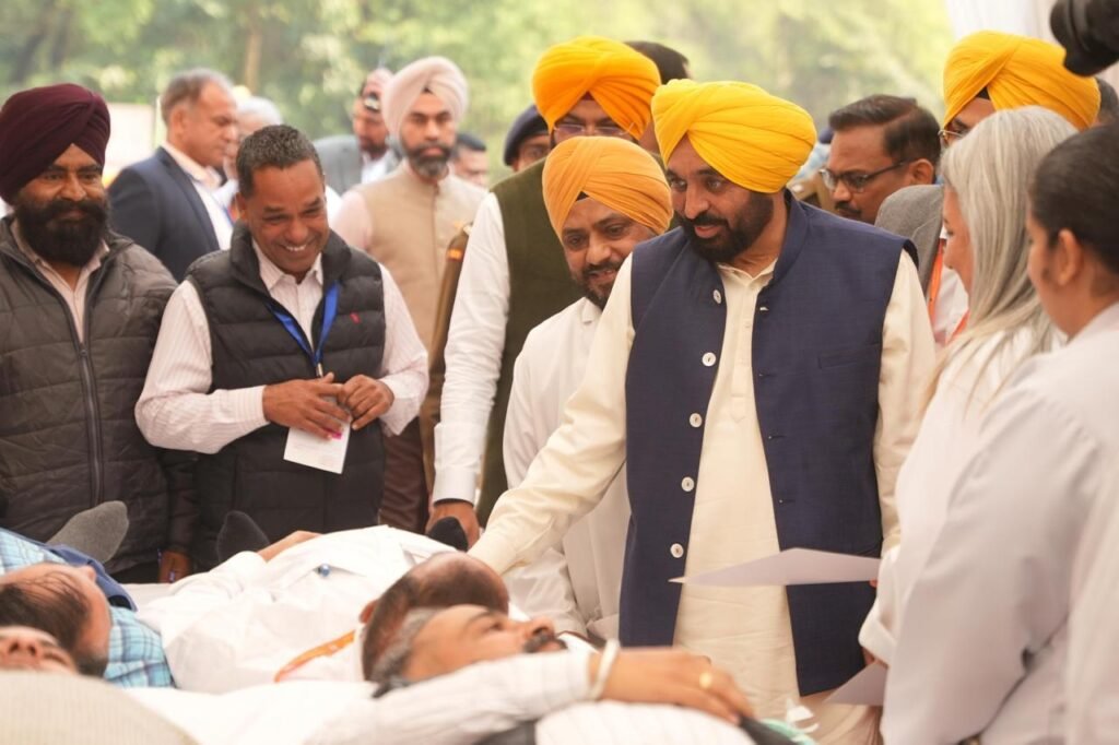 Chief Minister organized state level blood donation on the occasion of 350th martyrdom day of Shri Guru Tegh Bahadur Ji. Organ donation campaign started