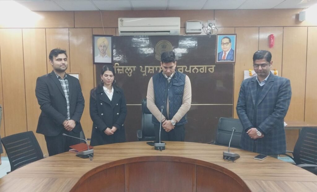 District Administration Pays Tribute to Mahatma Gandhi on Martyrdom Day