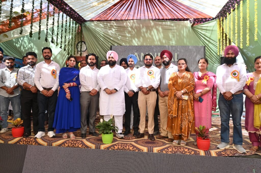 Annual function of Government Middle and Primary School Raipur Sani turned out to be memorable