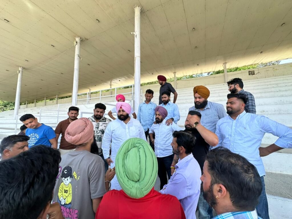 हरजोत बैंस ने चरण गंगा स्टेडियम में प्रीमियर लीग की तैयारियों का लिया जायजा Harjot Bains reviews Premier League preparations at Charan Ganga Stadium