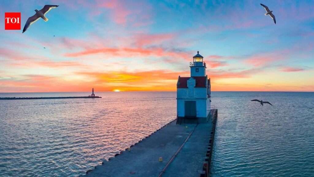 Lakes Larger Than Rhode Island: 6 lakes larger than Rhode Island in the US: Lake Huron and Lake Michigan are nearly 15 times larger | World News