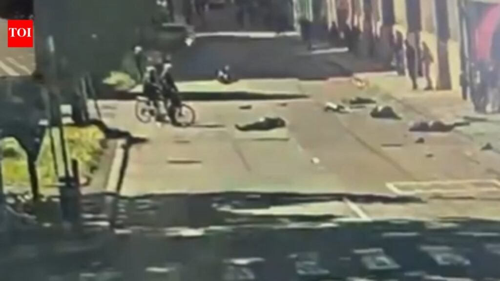 8 injured after driver crashes car into pedestrians in Modena