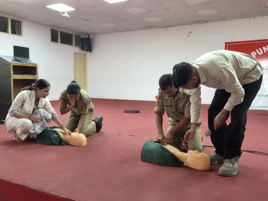 Special training on Basic Life Support and Incident Response System provided on the fourth day of Youth Disaster Friend Training