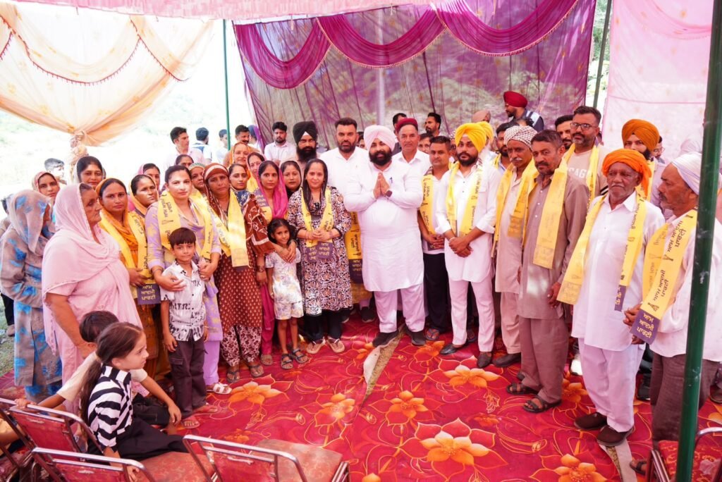 Sri Anandpur Sahib Congress Sarpanch, Dozens of Families Join Aam Aadmi Party