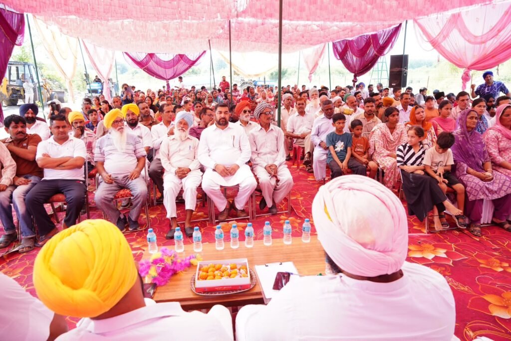 Sri Anandpur Sahib Congress Sarpanch, Dozens of Families Join Aam Aadmi Party